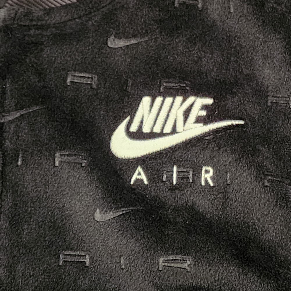 Nike Air Velour Women All Over Swoosh Print Cropped Jacket Black Size SMALL - Picture 4 of 8